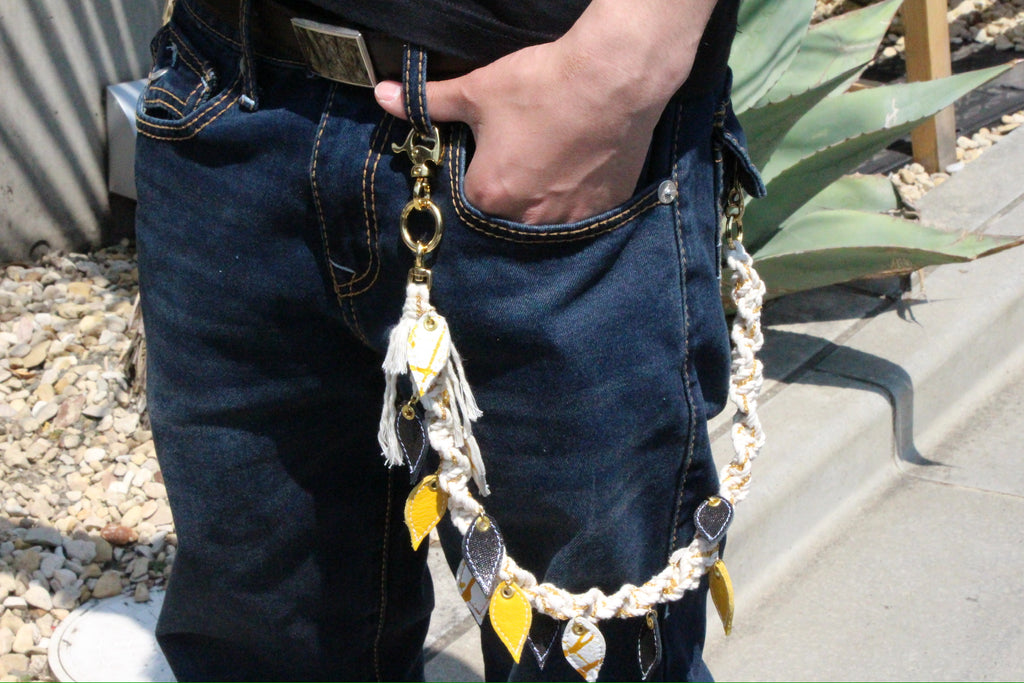 Blumes leather chain