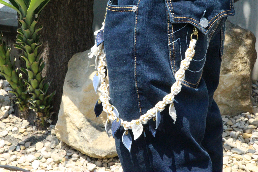 Blumes leather chain
