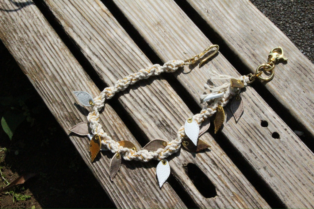 Blumes leather chain
