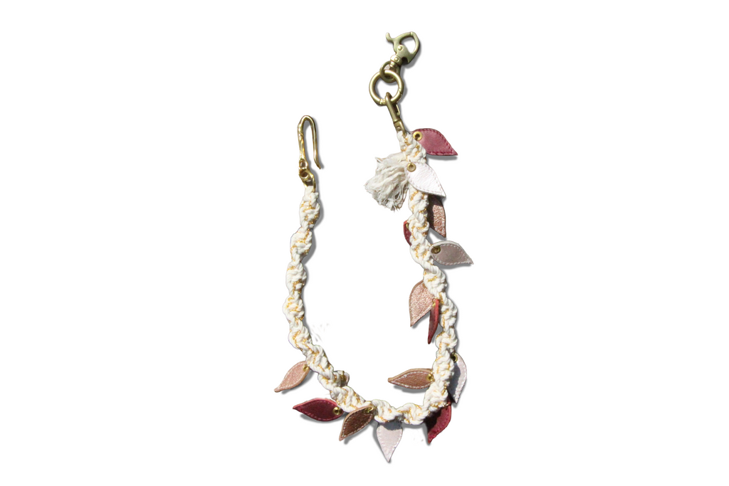 Blumes leather chain