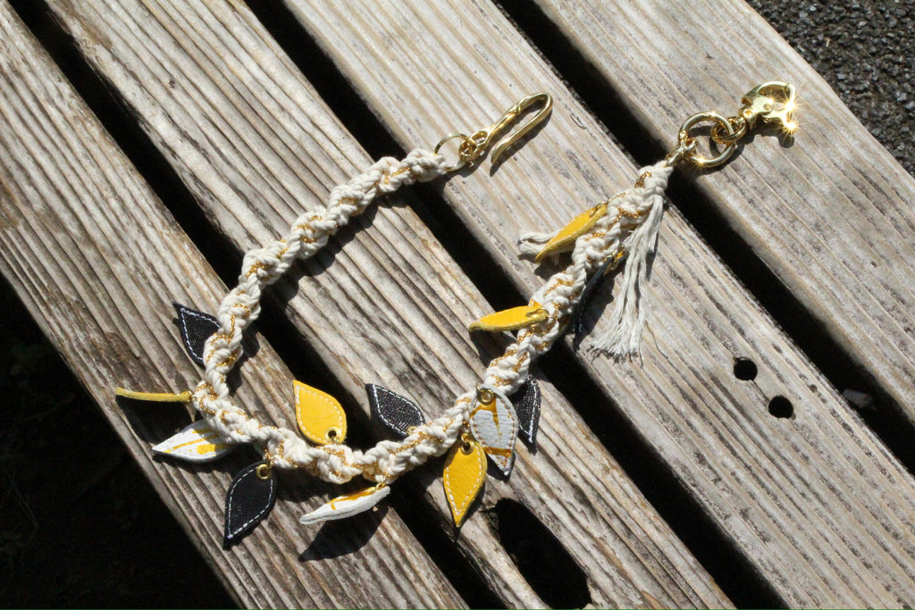 Blumes leather chain