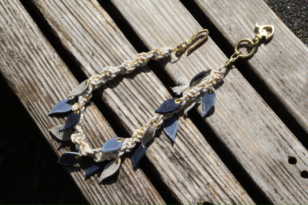 Blumes leather chain